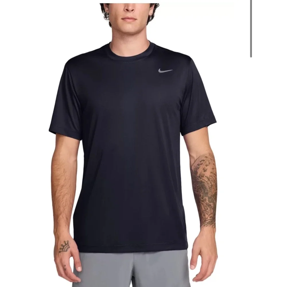 Nike T-Shirt Mens L DB4229-010 Black Dri-FIT Standard Fit Short Sleeve EUC